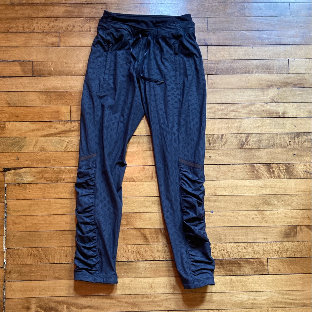 Lululemon double layer water-resistant leggings